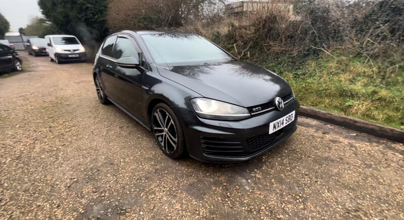 VOLKSWAGEN GOLF