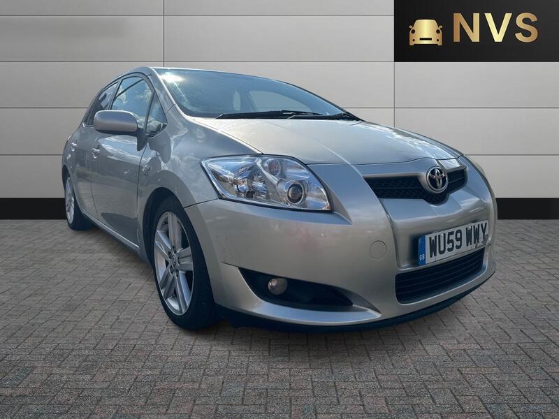 TOYOTA AURIS
